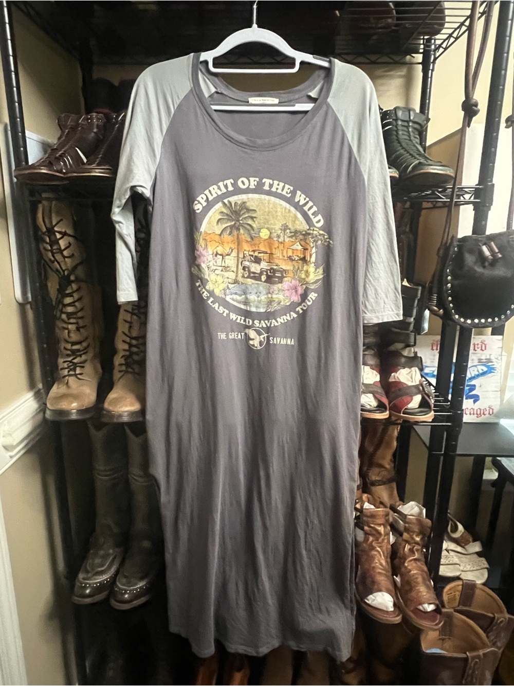 Spirit of the Wild Gray Raglan Graphic Women’s Dress size Large